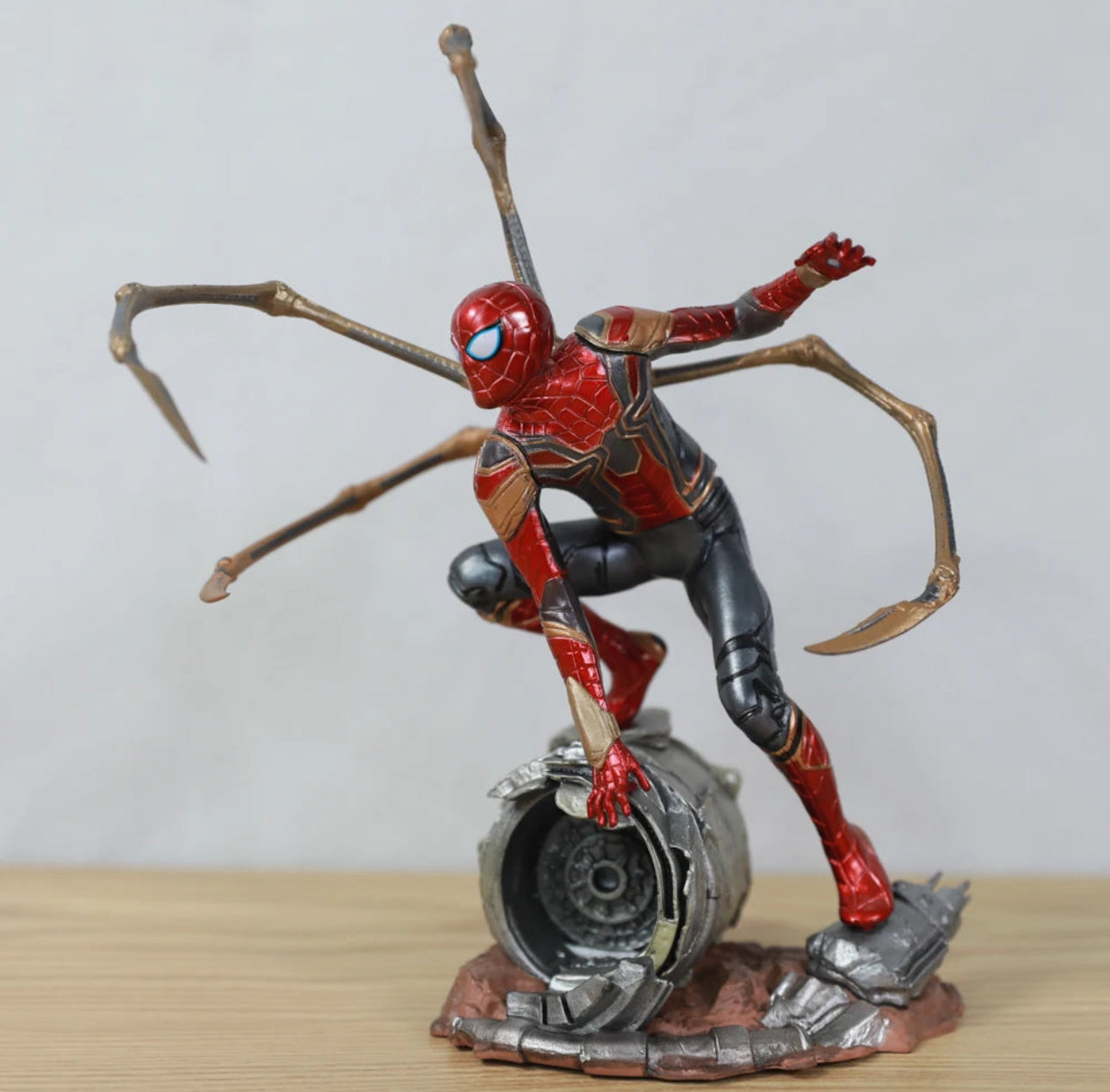 Marvel | Iron SpiderMan Figurine | 20 cm |