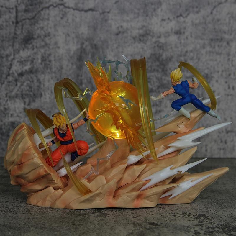 Goku vs vegeta fight 17cm tall 25cm wide