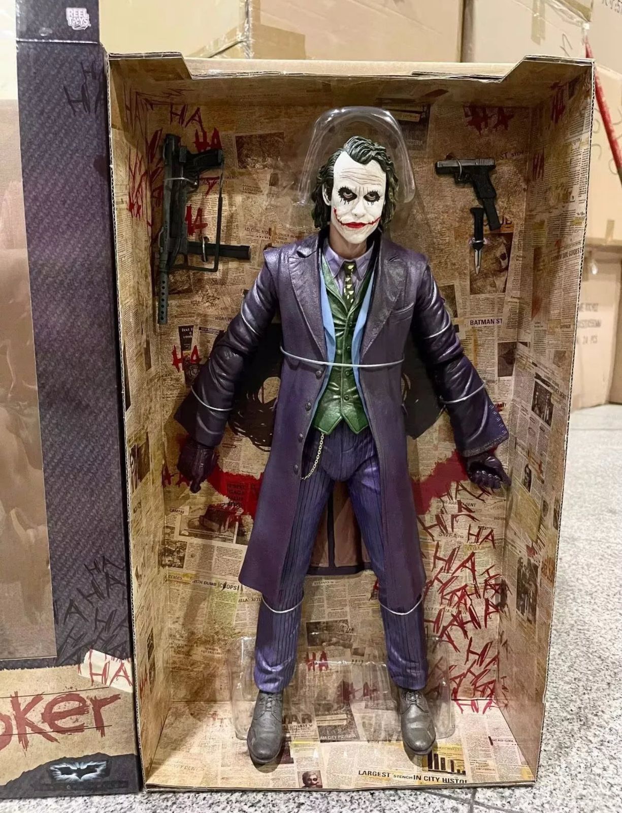 NECA The Dark Knight Joker 14 Scale 18 Inch Heath Ledger Batman Action Figure with Guns