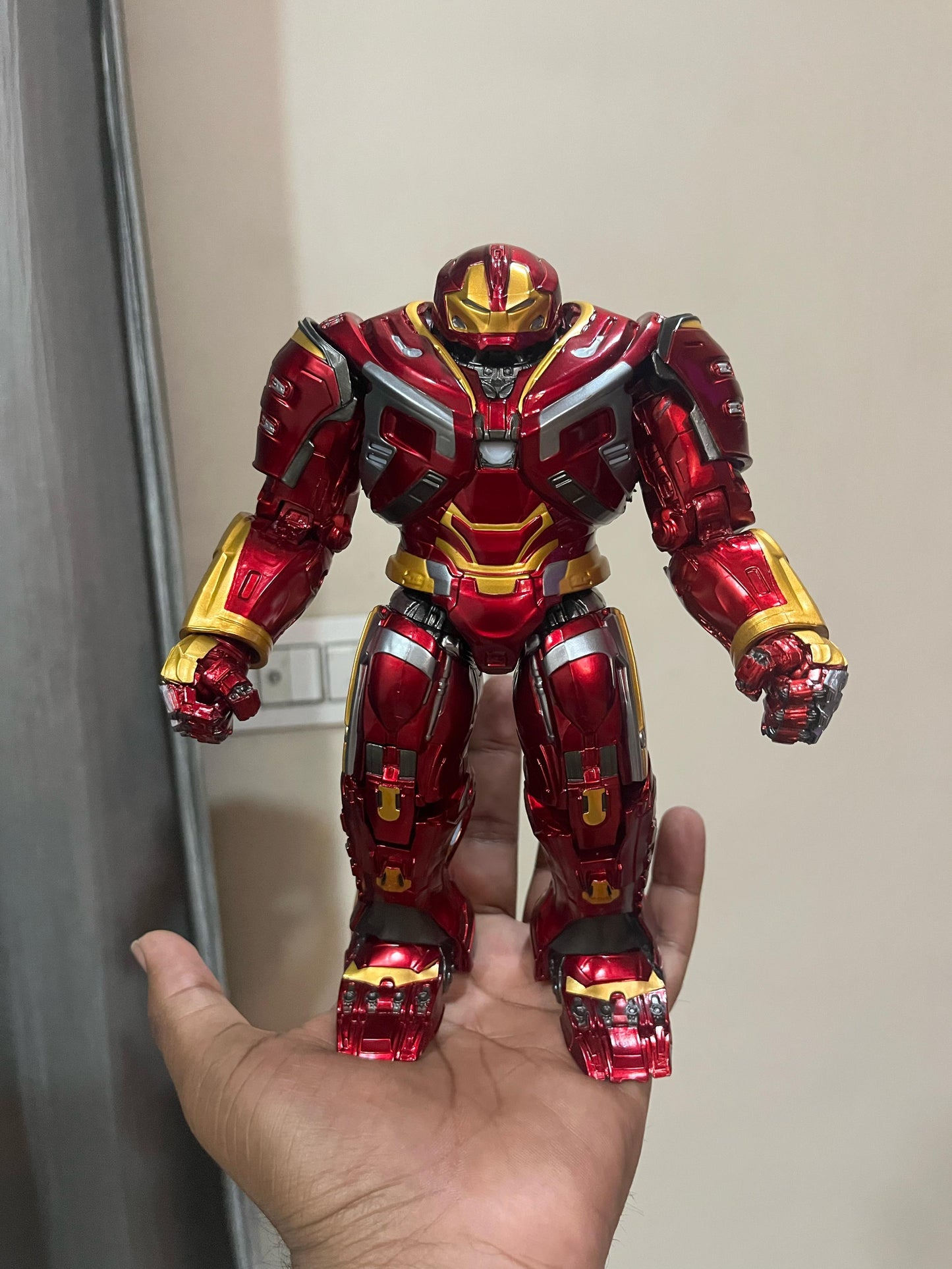 Iron man Hulkbuster with lights and dual hands 25cm approx high quality 2 hands