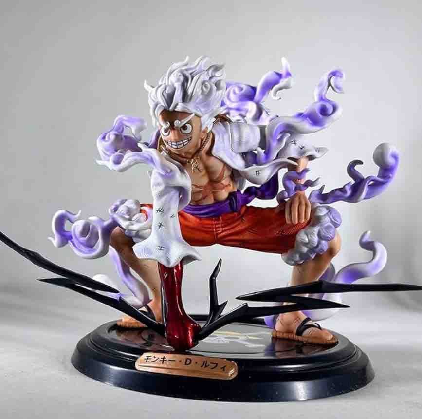 Luffy sitting figure 20cm
