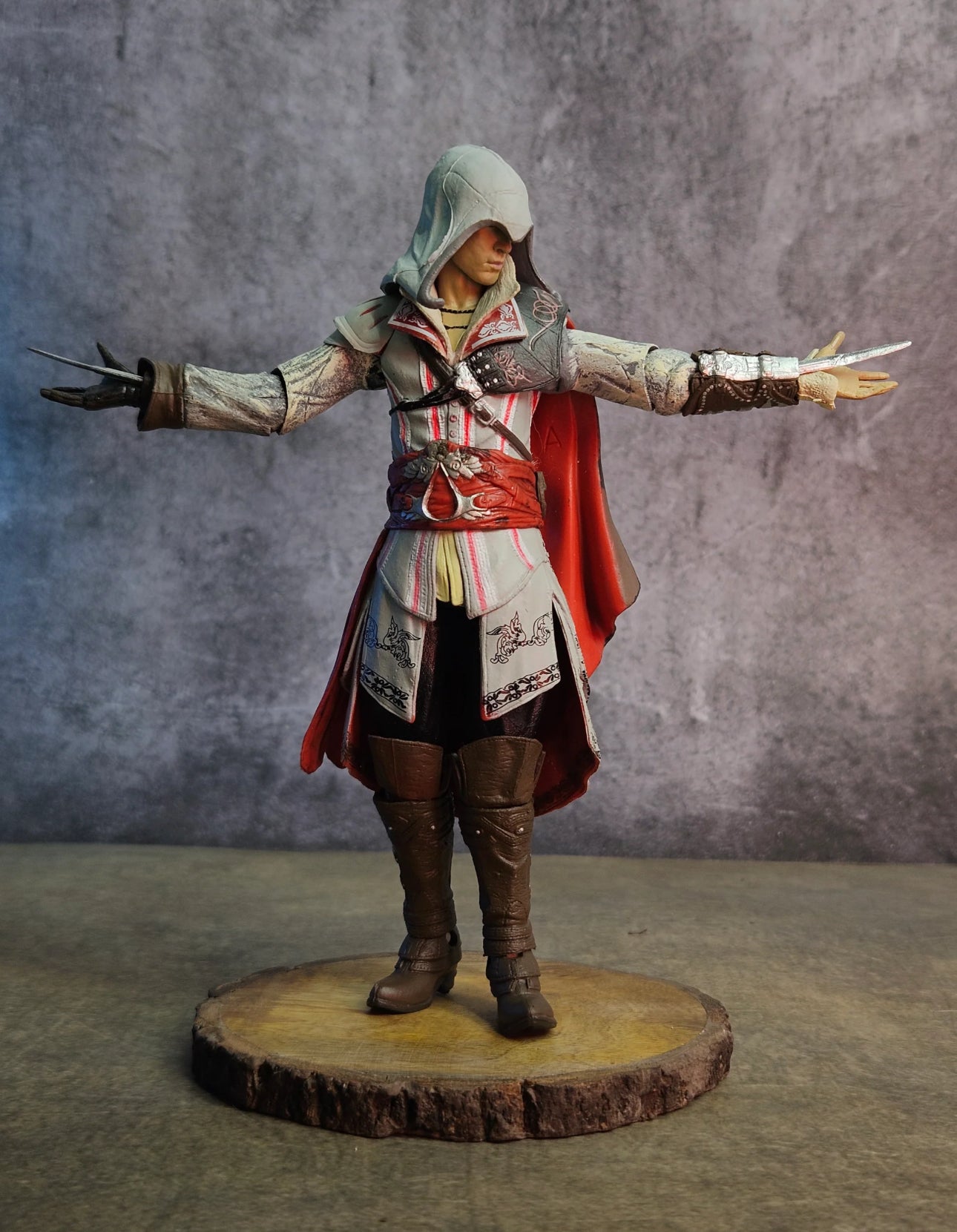 SN Auditor From France Master Assassin's Creed II Action Figure - Player Select Ubisoft White